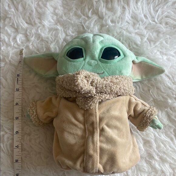 Baby Yoda Adorable Green Plush Toy with Tan Coat - Picture 1 of 4